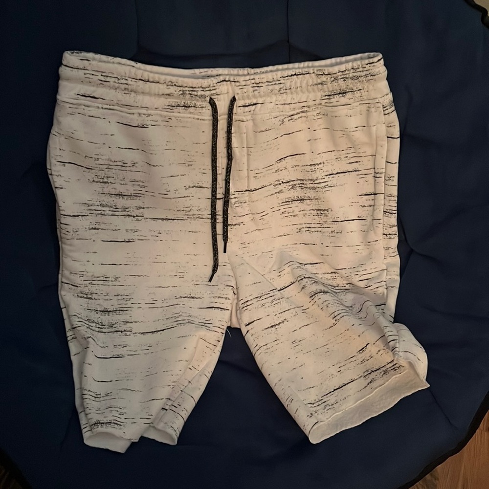 Rue21 white shorts